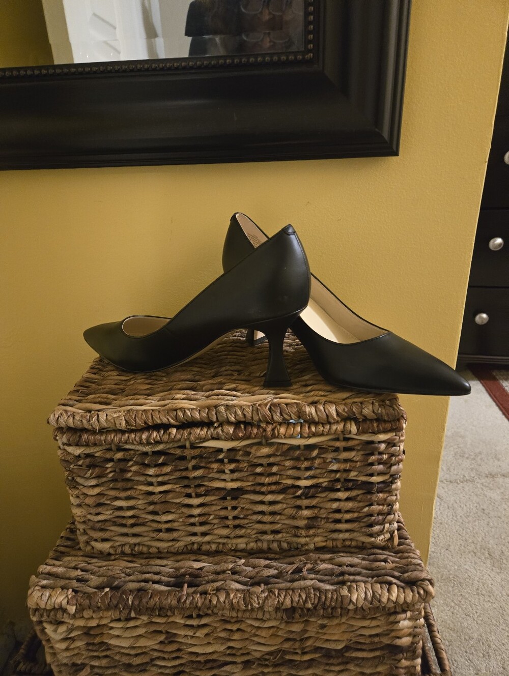 Classic Black Pointed Toe Pumps - Women Shoes